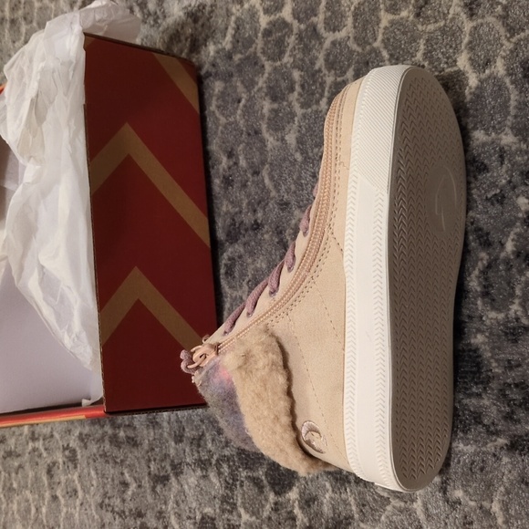 Billy Footwear Faux Shearling Cuff High Top Zip Sneaker. New in box! - Picture 3 of 6